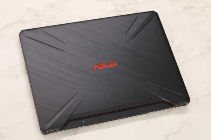 Laptop Laptop FX505DY Revisión de ASUS TUF: Laptop de juego decente con pocas advertencias